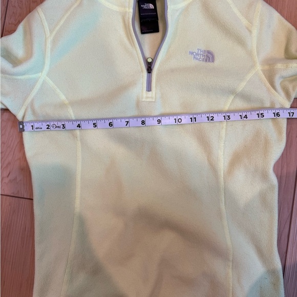 The North Face Fleece Zip Up - Picture 4 of 4
